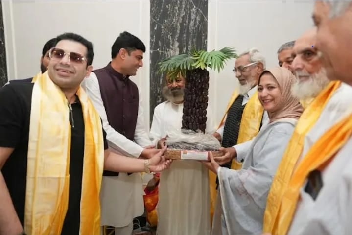 All India Memon Jamat Federation delegation meets Sri Sri Ravi Shankar in Mumbai