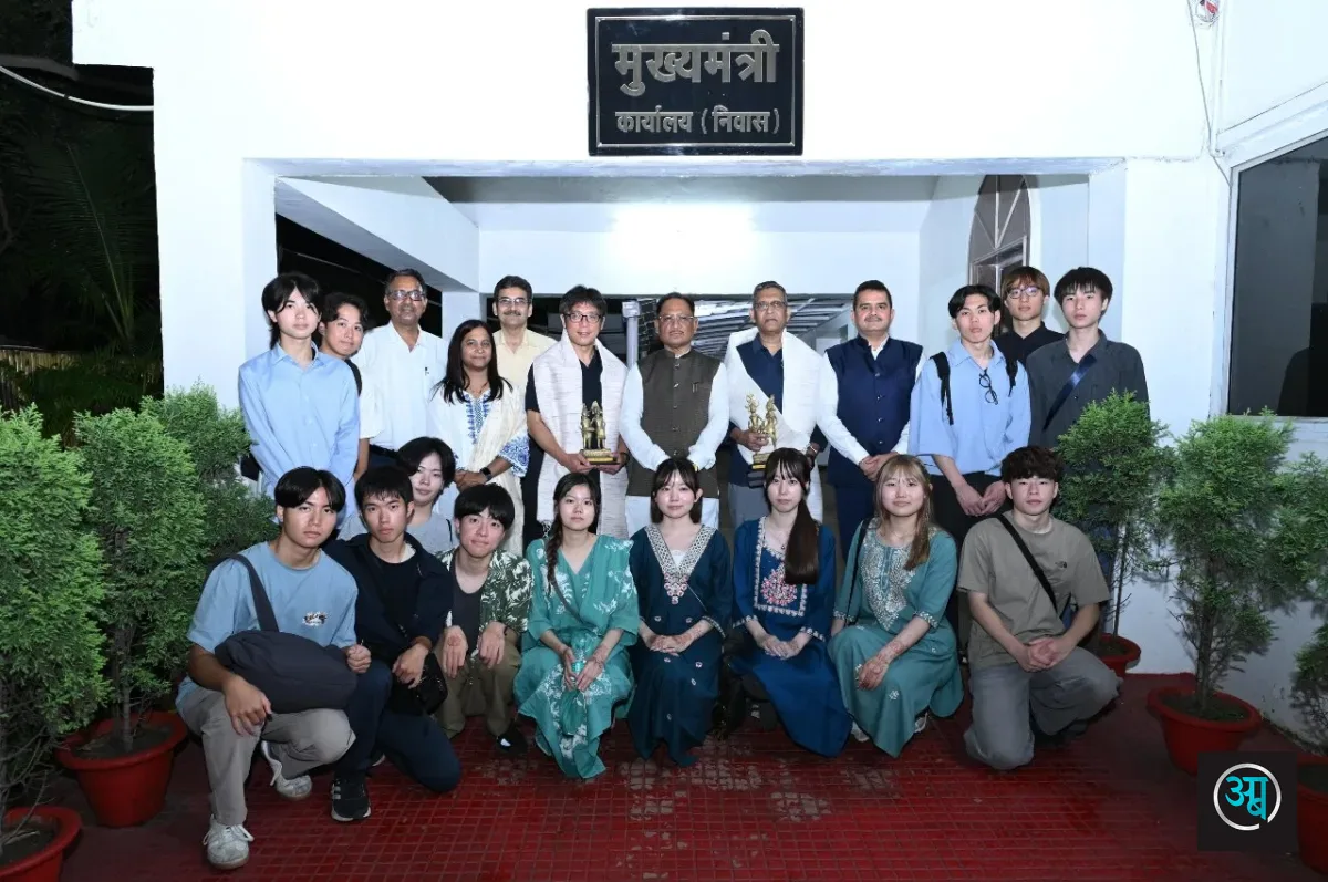 मुख्यमंत्री विष्णु देव साय से जापान की एहिमे यूनिवर्सिटी के छात्र प्रतिनिधिमंडल ने की सौजन्य मुलाकात