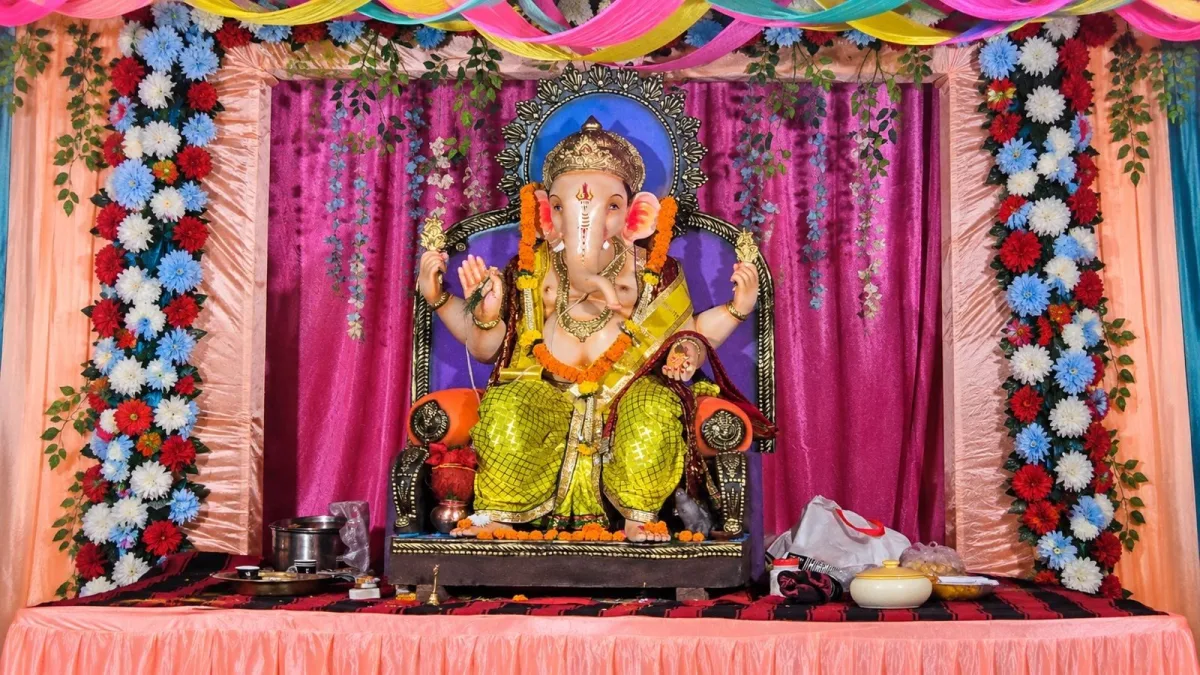 रायपुर के अवंति विहार में गणेश उत्सव की धूम बच्चों ने धार्मिक वेशभूषा में बिखेरी भारतीय संस्कृति की छटा