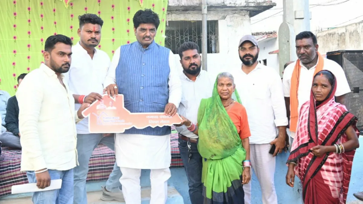 रायपुर जिला पंचायत अध्यक्ष नवीन अग्रवाल की जनचौपाल से सुलझ रही जनसमस्याएं मंत्रियों ने सराहा विकास का मॉडल
